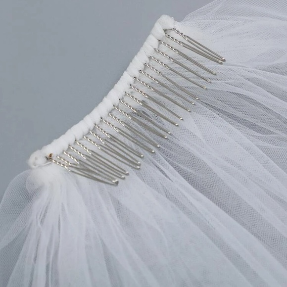 Bridal wedding Veil (NEW) - Picture 2 of 5
